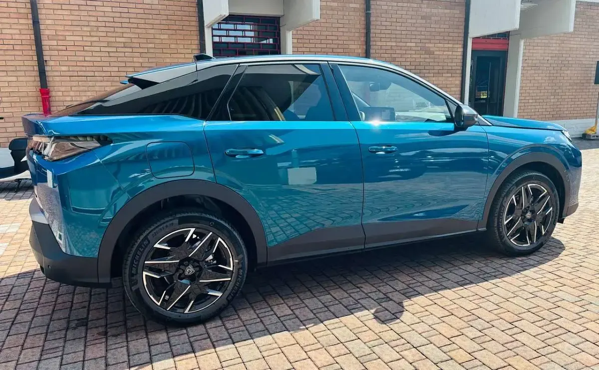 Nuova Peugeot 3008 Allure 145 CV (106 kW) 2026 Blu obsession SUV