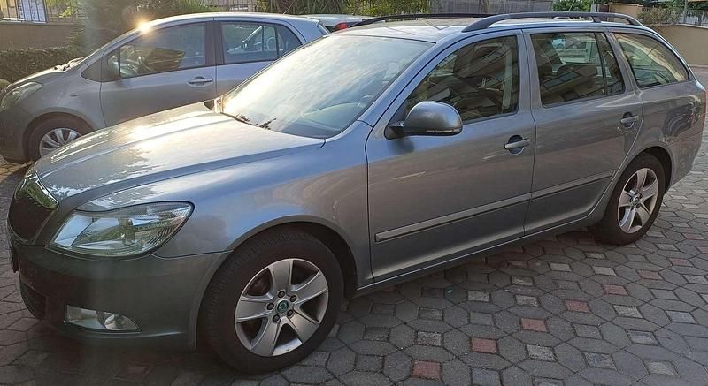 Usata Skoda Octavia Ambition 105 CV (77 kW) 2013 Grigio Station wagon