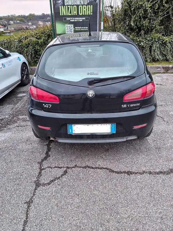 Usata Alfa Romeo 147 Progression 105 CV (77 kW) 2006 Nero Utilitaria