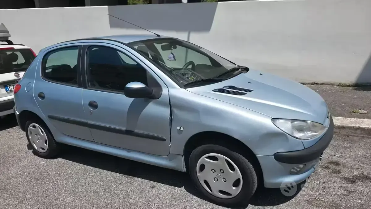 Usata Peugeot 206 75 CV (55 kW) 2002 Grigio Berlina