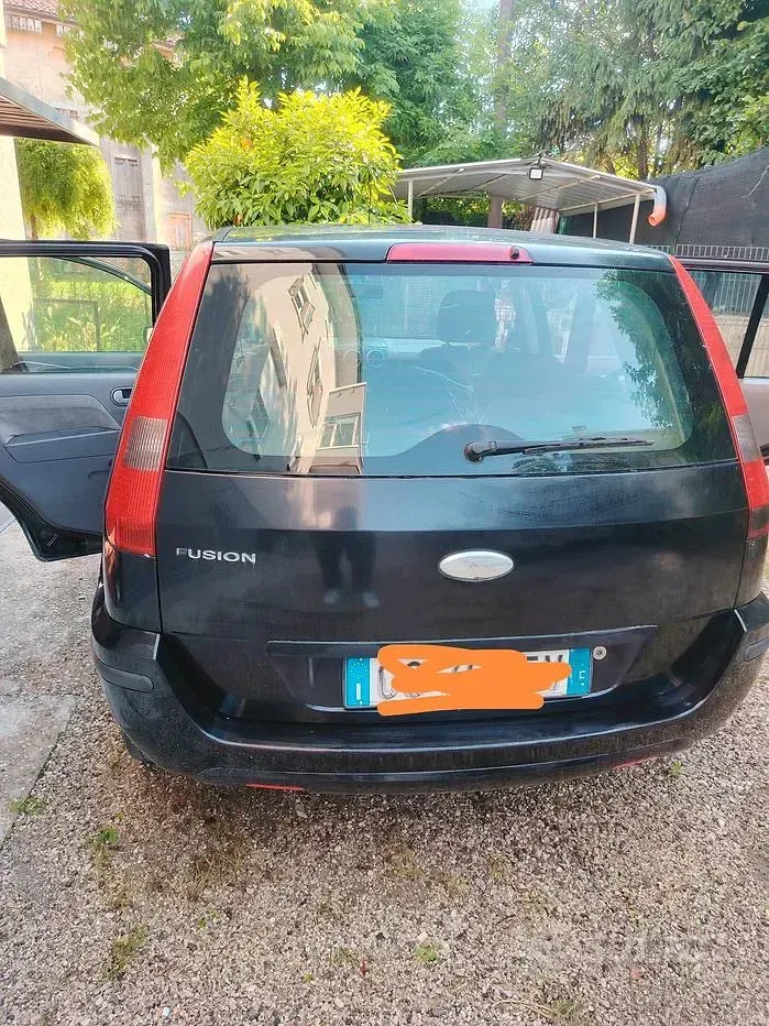 Usata Ford Fusion 2002 Nero Utilitaria