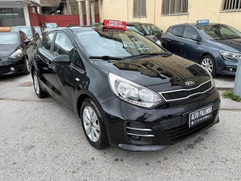Usata Kia Rio 75 CV (55 kW) 2016 Nero Utilitaria