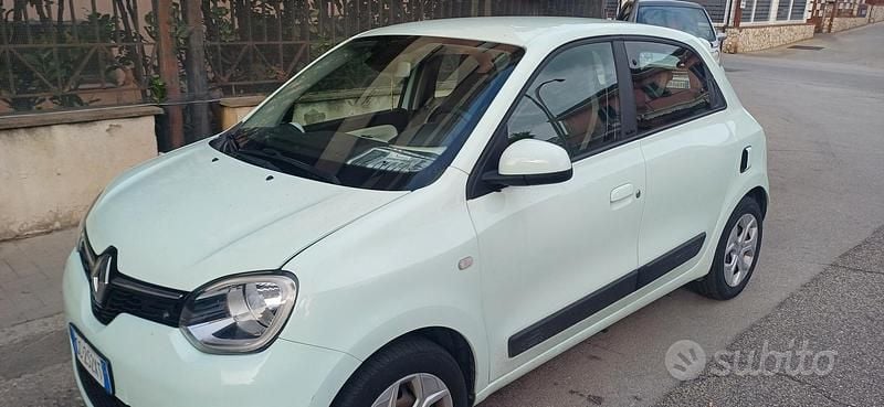 Usata Renault Twingo 60 kW (82 CV) 2021 Verde Utilitaria