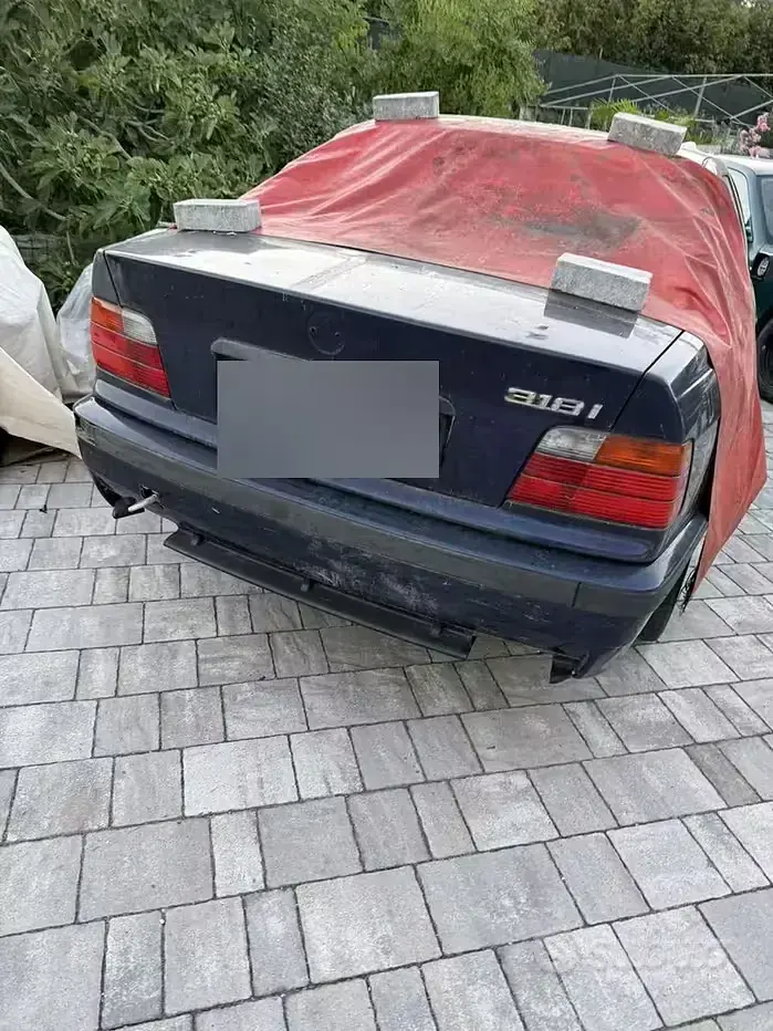 Usata BMW 318 115 CV (84 kW) 1995 Bluazzurro Berlina