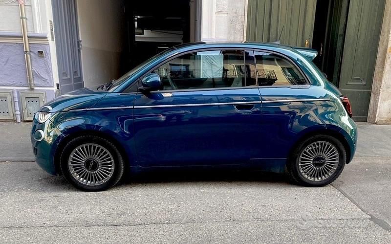 Usata Fiat 500e La Prima 86 kW (118 CV) 2021 Blu Berlina