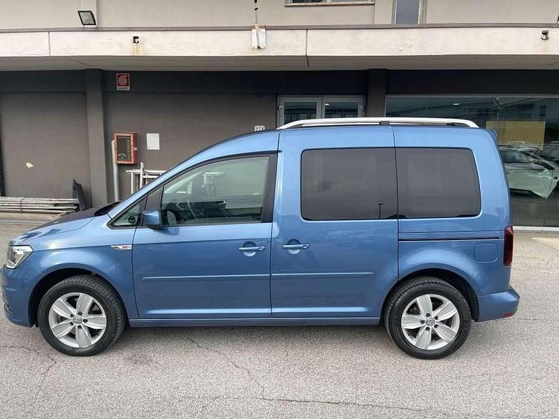 Usata VW Caddy 125 CV (91 kW) 2017 Blu/azzurro Monovolume