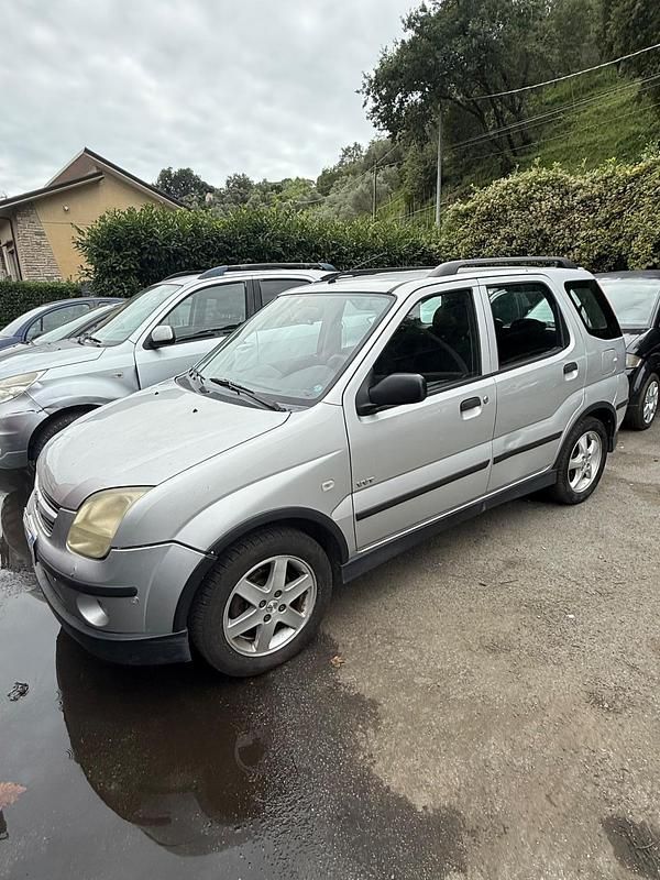Argento Usata 2005 Suzuki Ignis Due volumi | 1690 € (Ottimo prezzo) - Immagine 1/4