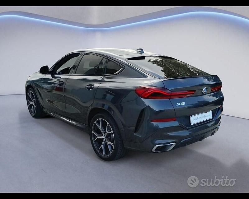 Usata BMW X6 M Sport 340 CV (250 kW) 2021 Artik grau metallizzato SUV