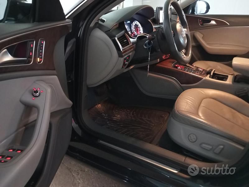 Usata Audi A6 245 CV (180 kW) 2012 Blu Station wagon