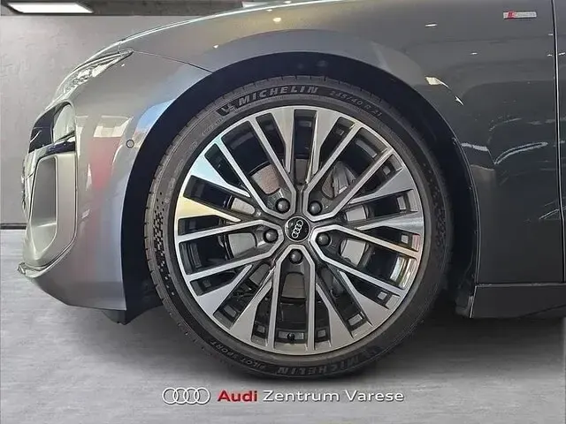 Nuova Audi A6 e-tron S-Line 339 kW (462 CV) 2025 Grigio daytona perla Station wagon