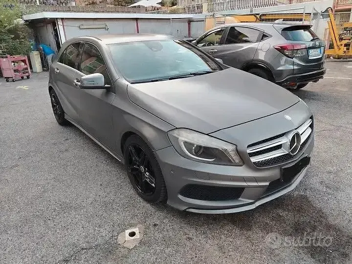Usata Mercedes A180 Premium 109 CV (80 kW) 2014 Grigio Utilitaria