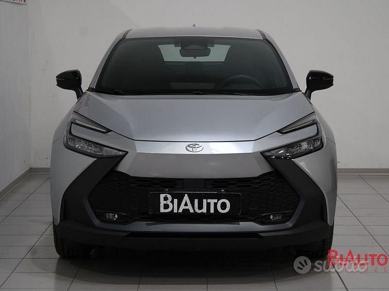 Nuova Toyota C-HR Active 140 CV (102 kW) 2025 Grigio SUV