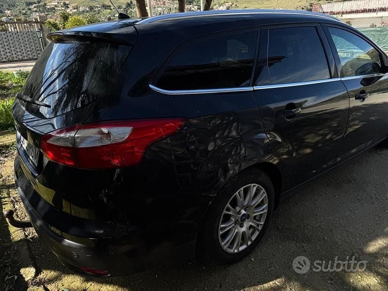 Usata Ford Focus 163 CV (119 kW) 2013 Nero Station wagon