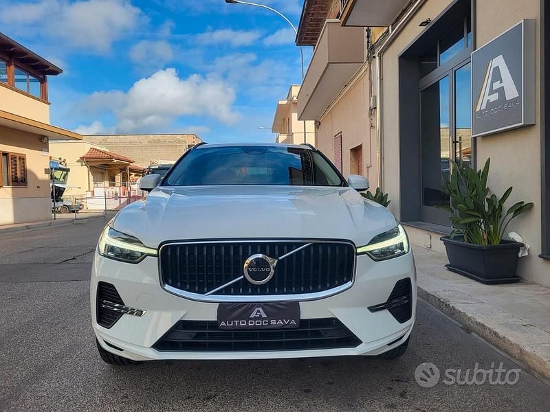 Usata Volvo XC60 Momentum 197 CV (144 kW) 2021 Bianco SUV