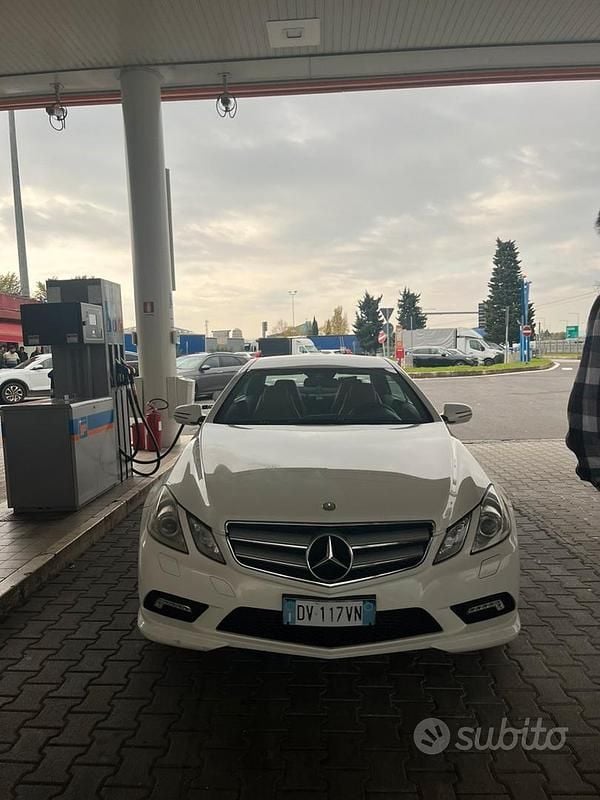 Usata Mercedes E350 241 CV (177 kW) 2009 Bianco Coupé