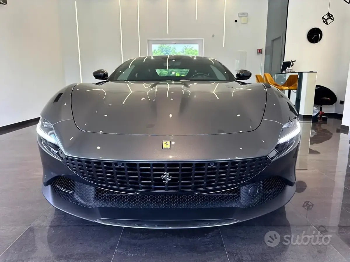 Usata Ferrari Roma 620 CV (456 kW) 2023 Grigio Coupé