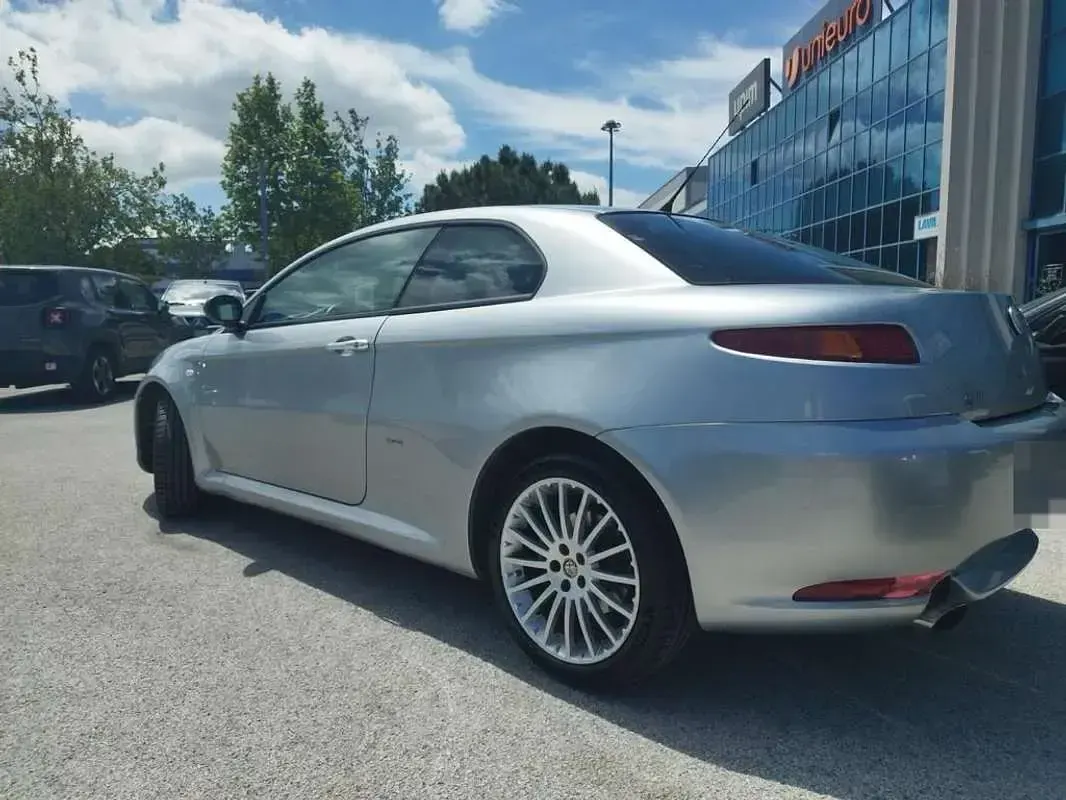 Usata Alfa Romeo GT Progression 150 CV (110 kW) 2005 Grigio Coupé