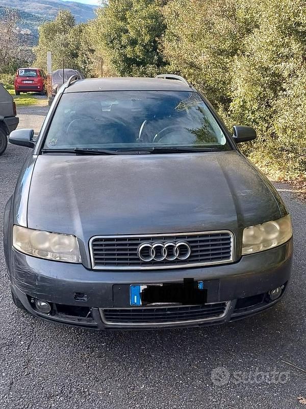 Usata Audi A4 Ambiente 131 CV (96 kW) 2002 Grigio Station wagon