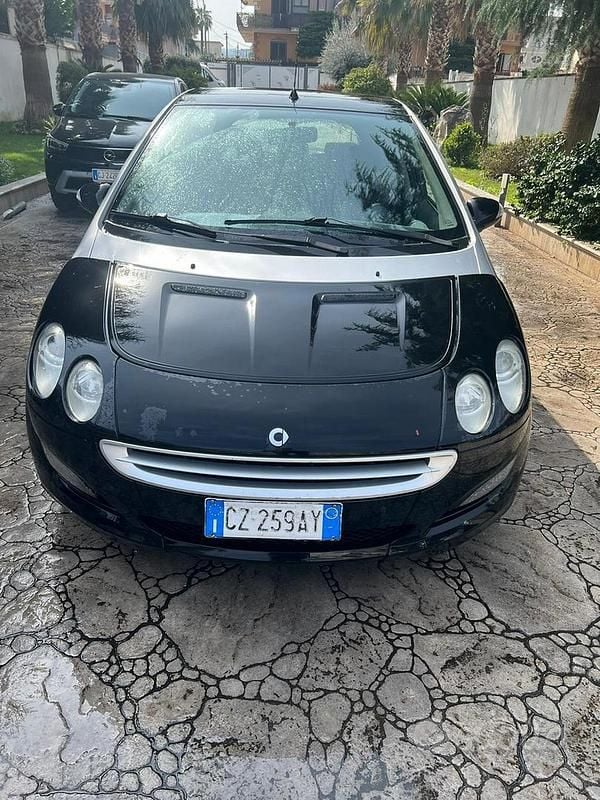 Usata Smart ForFour Pulse 95 CV (69 kW) 2004 Nero Utilitaria