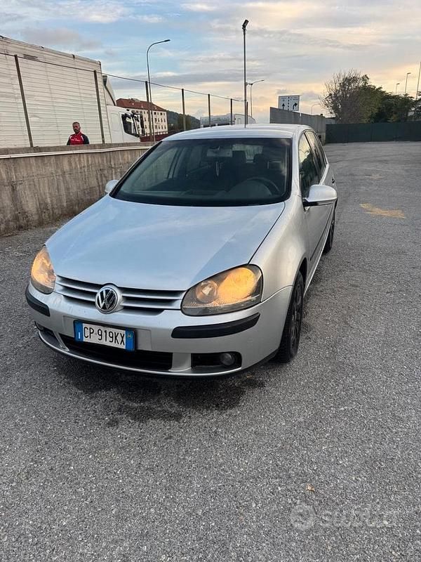 Usata VW Golf IV Sportline 140 CV (102 kW) 2004 Grigio Berlina