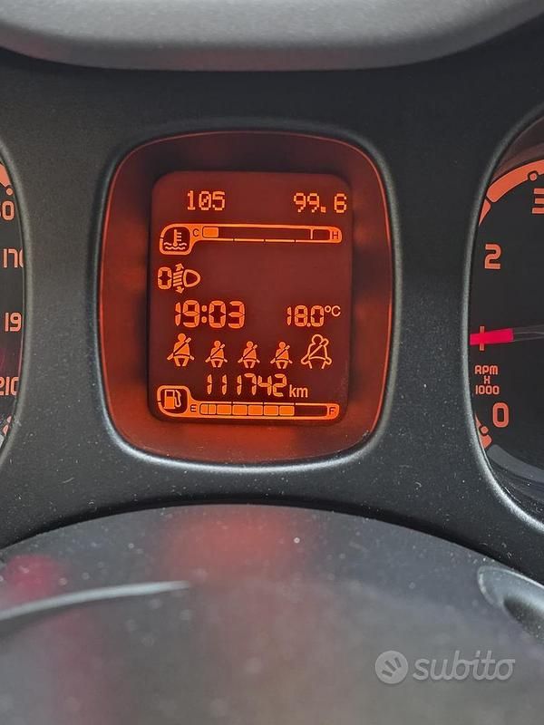 Usata Fiat Panda Lounge 69 CV (50 kW) 2014 Nero Utilitaria