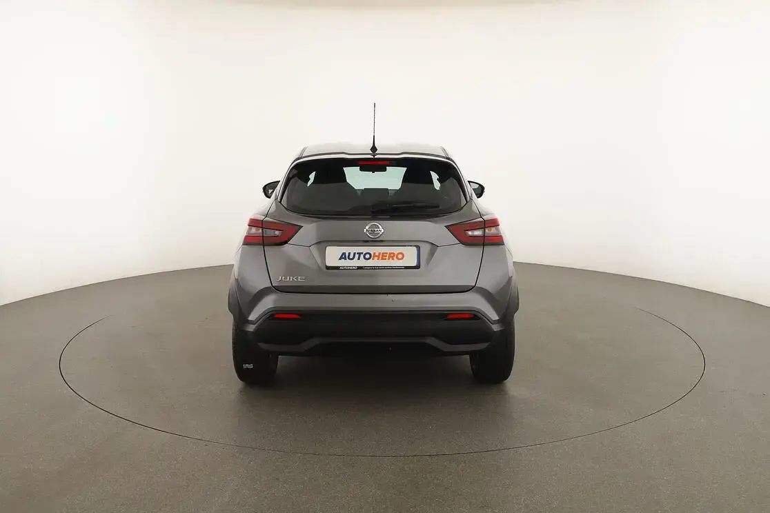 Usata Nissan Juke Acenta 117 CV (86 kW) 2020 Grigio SUV