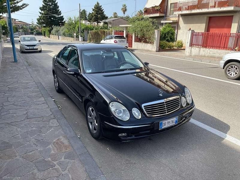 Usata Mercedes E220 Avantgarde 150 CV (110 kW) 2005 Berlina