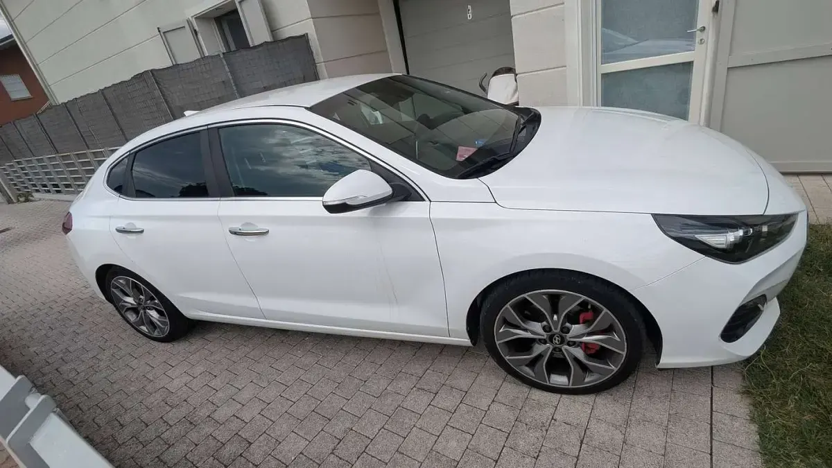 Usata Hyundai i30 Style 140 CV (102 kW) 2018 Bianco Berlina