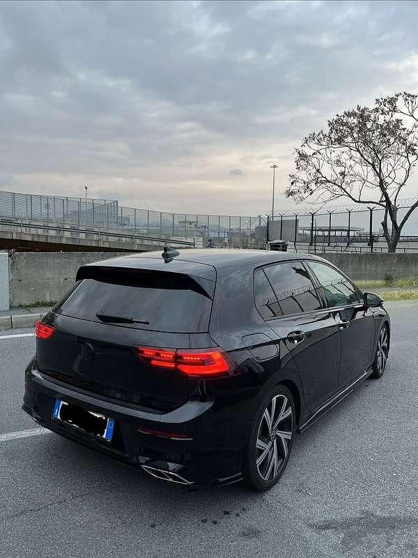 Usata VW Golf VIII R-line 150 CV (110 kW) 2020 Berlina