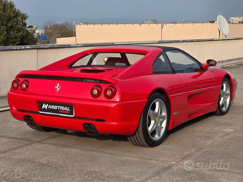 Usata Ferrari F355 381 CV (280 kW) 1996 Rosso Cabrio