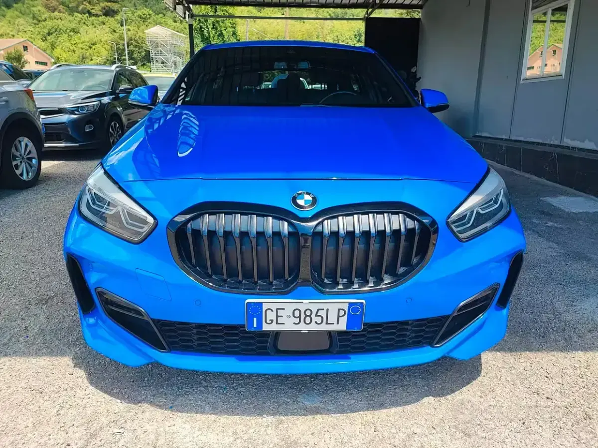 Usata BMW 116 M Sport 116 CV (85 kW) 2021 Bluazzurro Utilitaria
