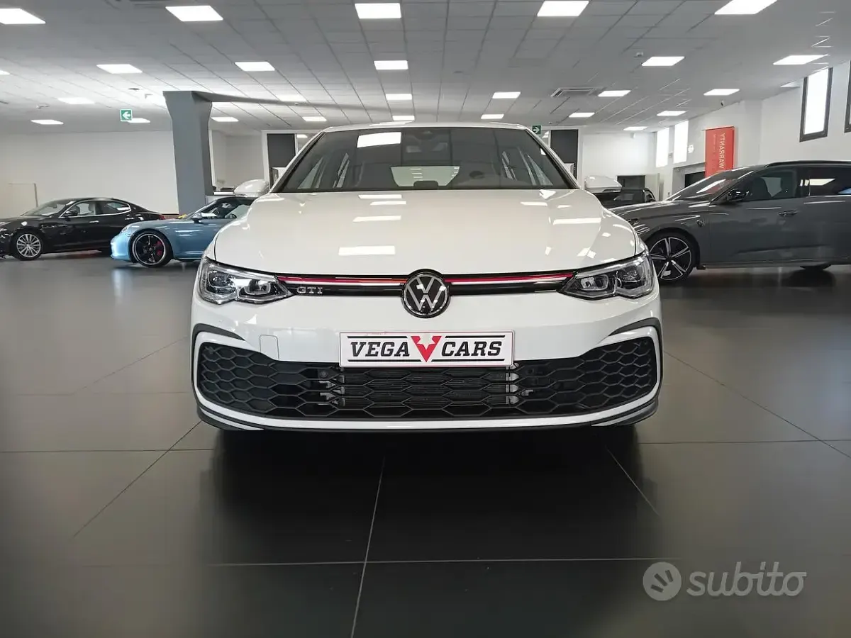 Usata VW Golf VIII GTI 245 CV (180 kW) 2024 Bianco Berlina