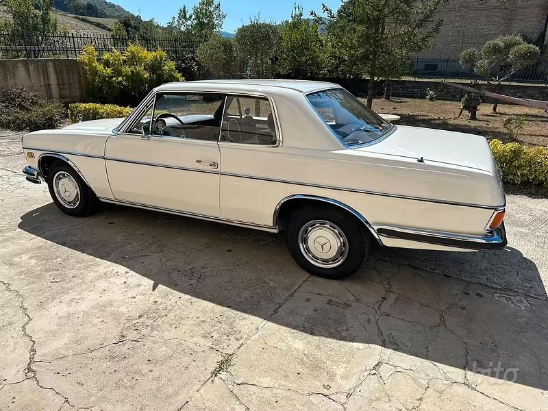 Occasion Mercedes W114 1970 Blanc Coupé