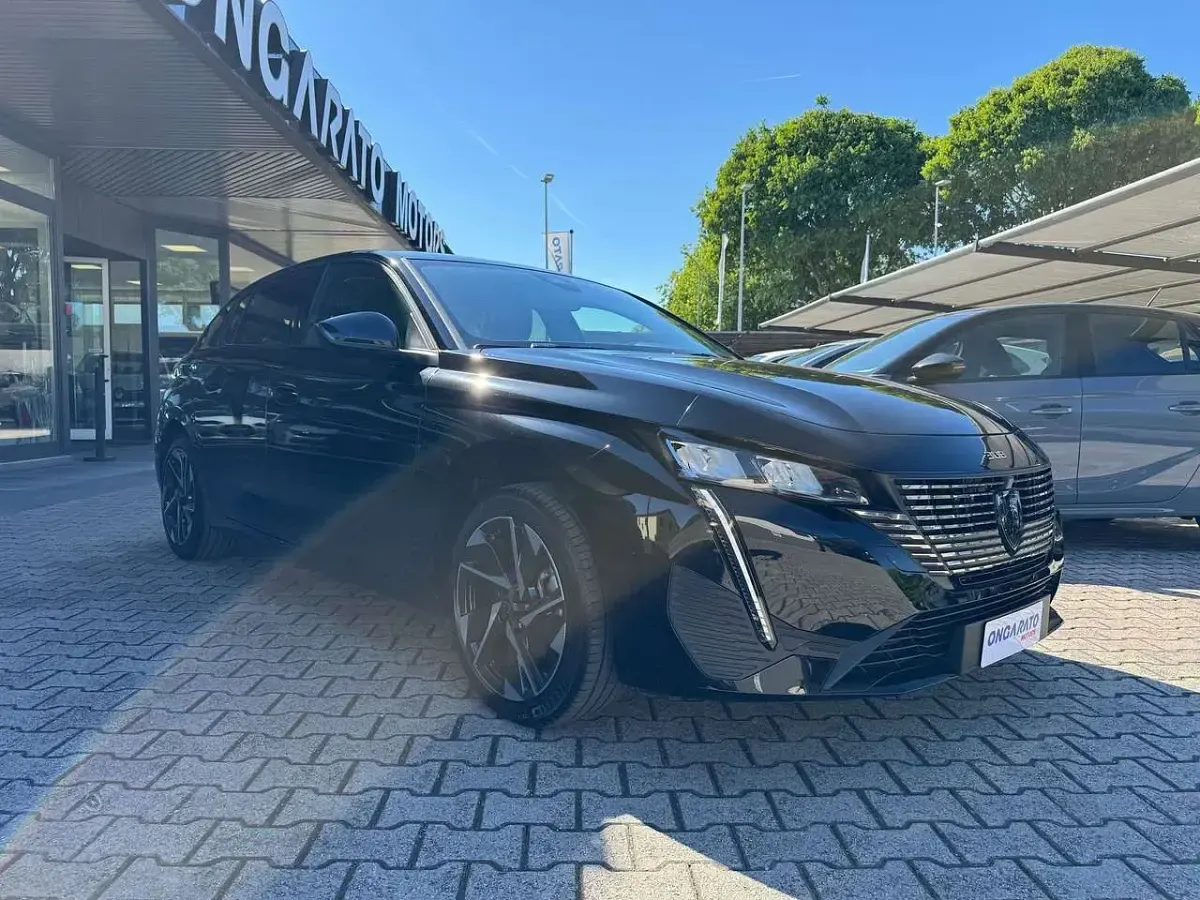 Usata Peugeot 308 Allure 145 CV (106 kW) 2025 Nero Berlina