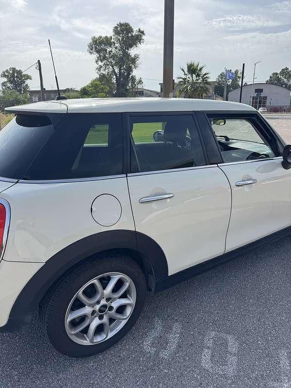 Usata Mini One D Business 95 CV (69 kW) 2015 Utilitaria