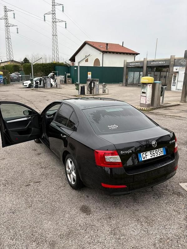 Usata Skoda Octavia 110 CV (80 kW) 2016 Nero Berlina