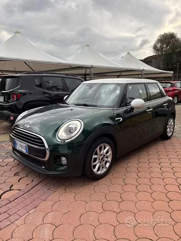Begagnad Mini Cooper D 116 HK (85 kW) 2017 Grön Halvkombi