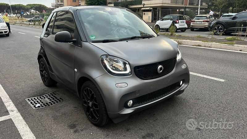 Usata Smart ForTwo Cabrio Superpassion 90 CV (66 kW) 2019 Grigio Cabrio