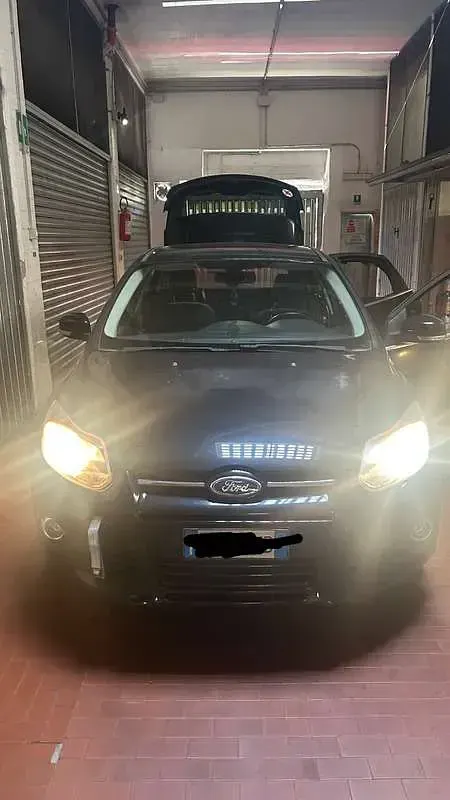 Usata Ford Focus Titanium 109 CV (80 kW) 2011 Nero Berlina