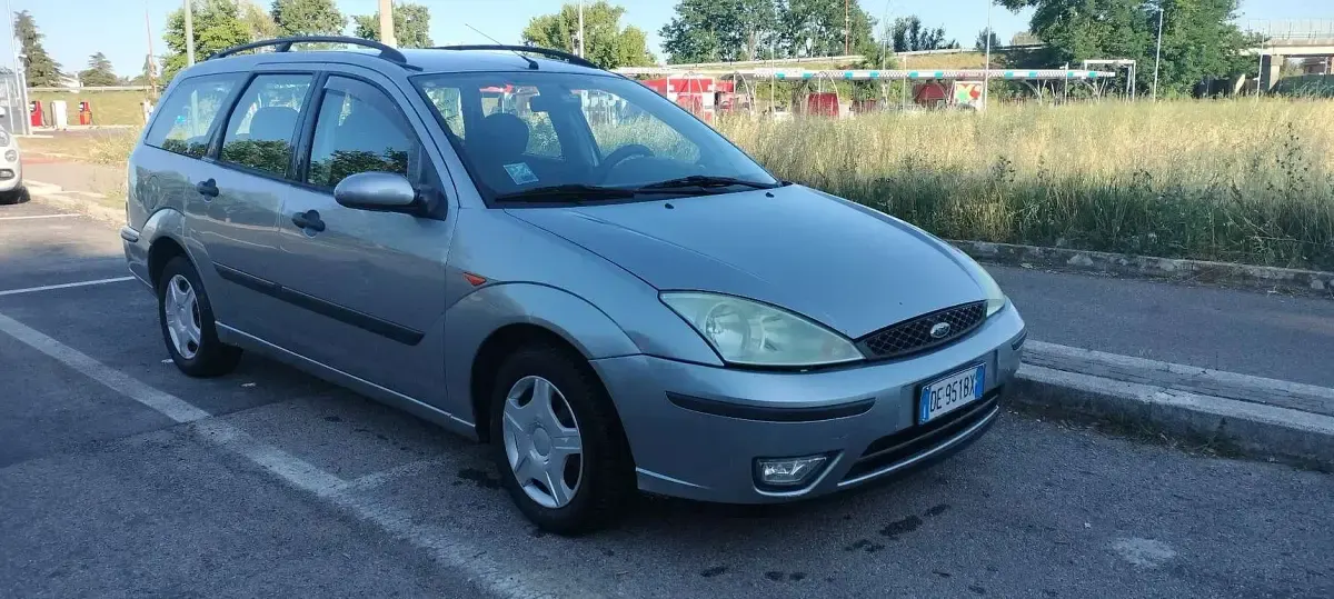 Usata Ford Focus Ambiente 101 CV (74 kW) 2004 Station wagon