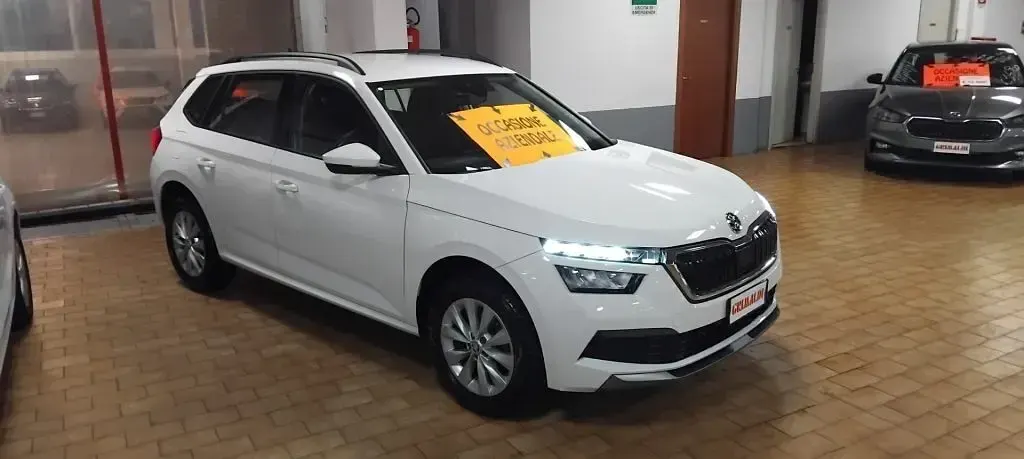 Usata Skoda Kamiq Ambition 95 CV (69 kW) 2022 Bianco magnolia / pastello SUV