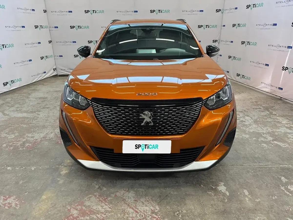 Usata Peugeot 2008 Allure 102 CV (75 kW) 2023 Nero SUV