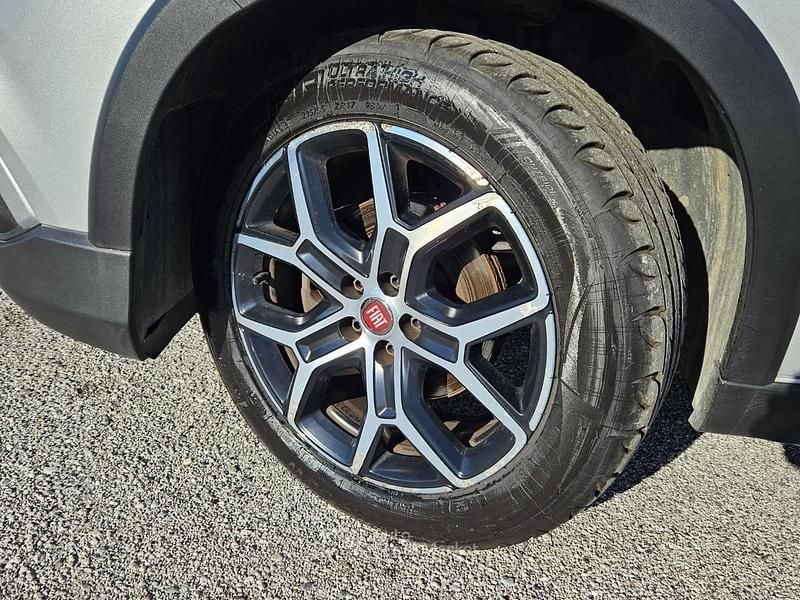 Usata Fiat Tipo Cross 101 CV (74 kW) 2021 Argento Berlina