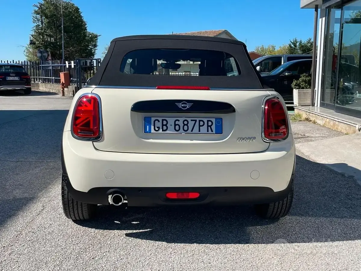 Usata Mini Cooper Cabriolet Hype 136 CV (100 kW) 2020 Cabrio