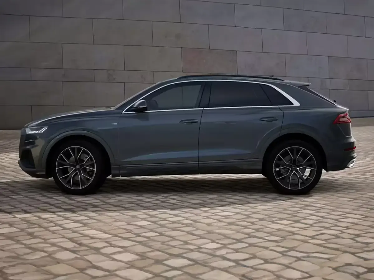 Usata Audi Q8 Sport 285 CV (209 kW) 2024 Grigio SUV