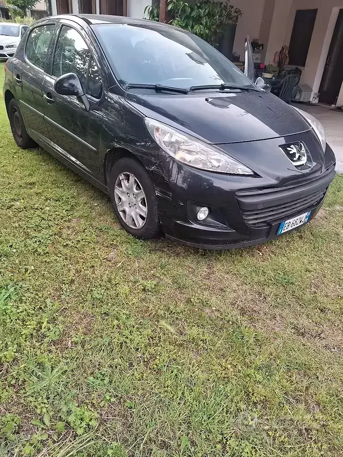 Usata Peugeot 207 68 CV (50 kW) 2010 Nero Berlina