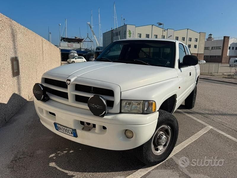 Usata Dodge Ram 218 CV (160 kW) 1999 Bianco Pick-up