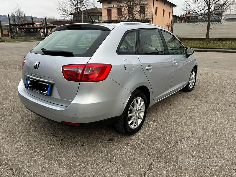 Usata Seat Ibiza 90 CV (66 kW) 2011 Grigio Berlina