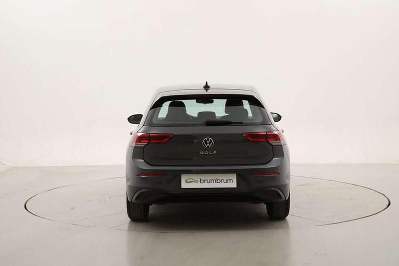Usata VW Golf VIII Life 116 CV (85 kW) 2021 Grigio Berlina