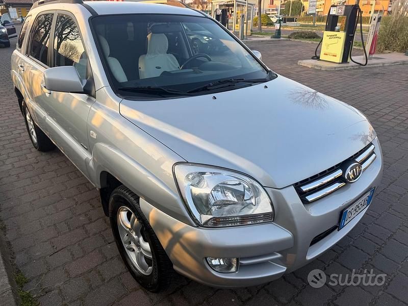 Usata Kia Sportage 140 CV (102 kW) 2008 Grigio SUV